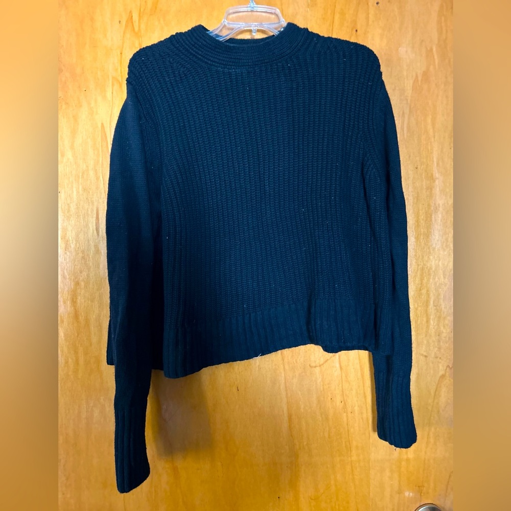 Banana Republic Cropped Mockneck sweater in Black